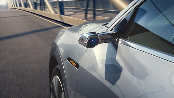 미션1_Audi e-tron Sportback_563x317.jpg